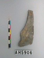 藏品(磨製石器殘件)的圖片